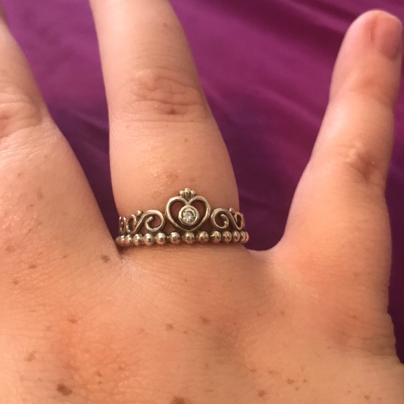 Pandora Crown Ring - Picture 2 of 5